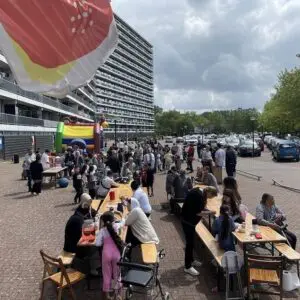 Talentfeest bij de Lobeliusflat in de wijk Poelenburg